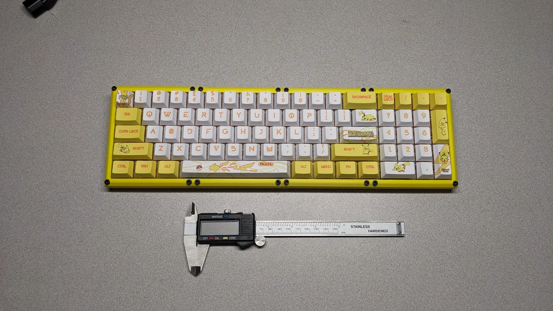TECLADO MECÂNICO - 60% MAIS TECLADO NUMÉRICO