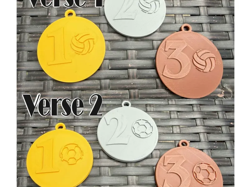 Medaillen für die besten Fußball-/Volleyballspieler