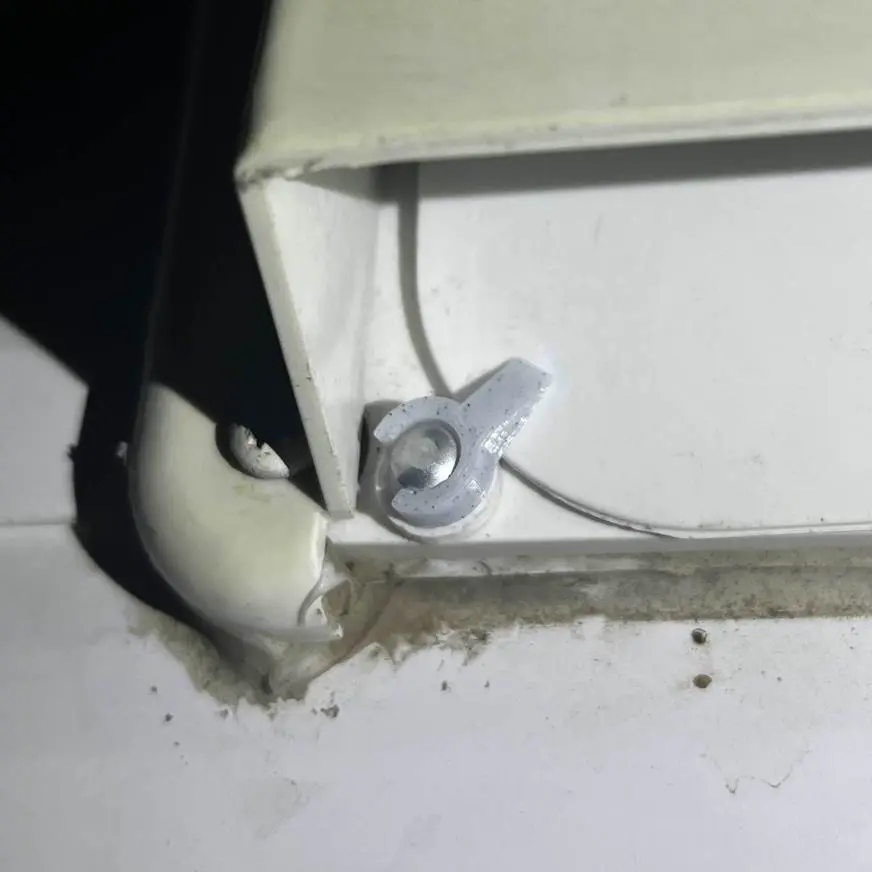 RV Range Hood Vent Flap Locking Clip