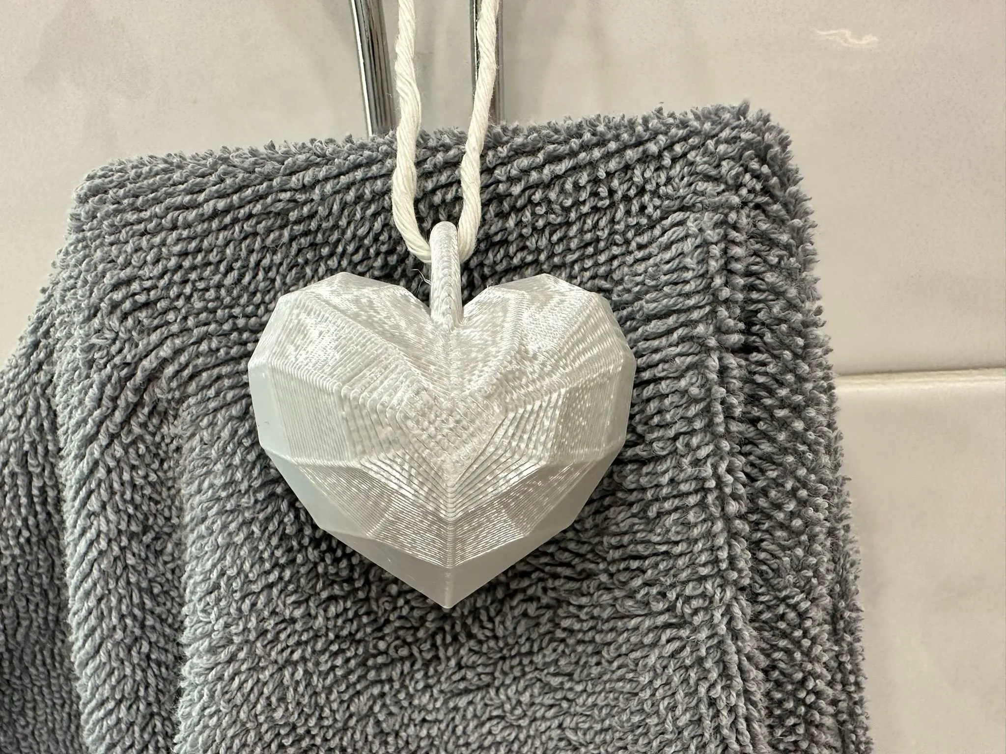 Low poly heart pendant
