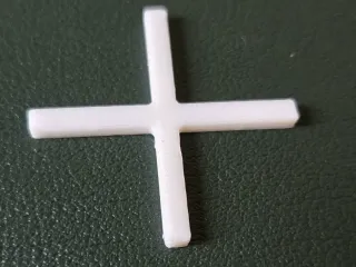 Fliesenkreuz