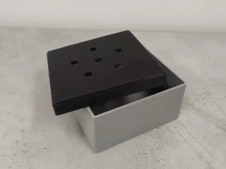 Sniff box - nosework training