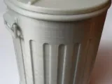 Desktop garbage can with movable lid-0
