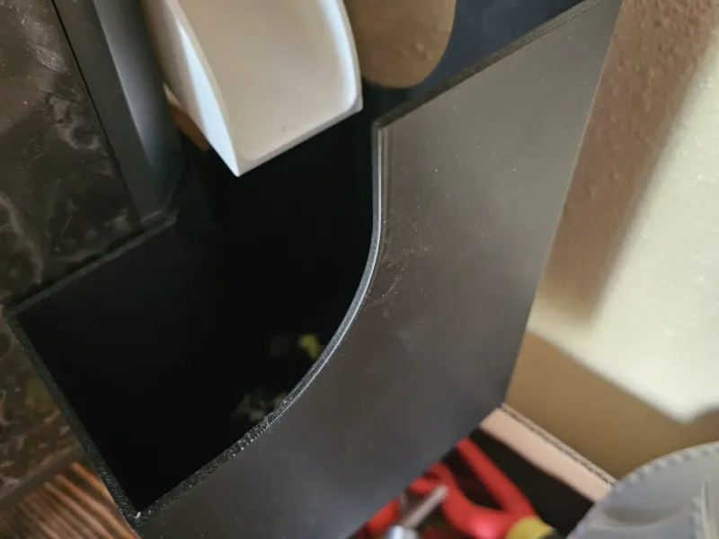 Magnetic poop bucket K2P