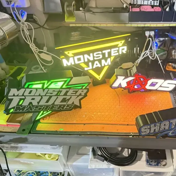 MONSTER TRUCK MASTERS LIGHTBOX DOMINATE THE ARENA