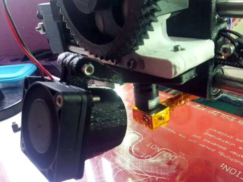 Supporto regolabile per ventola centrifuga per estrusore Greg's Wade Prusa i3