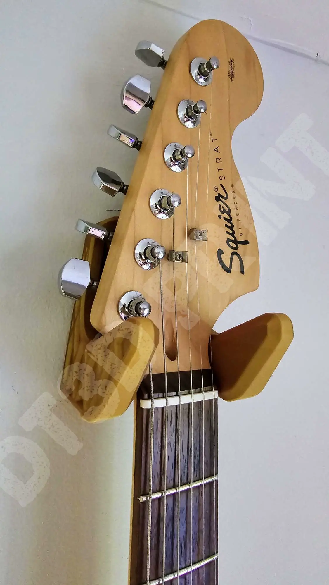 New Light Weight Guitar Wall Mount