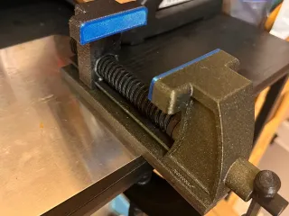 Table Vise, Asztali satu.