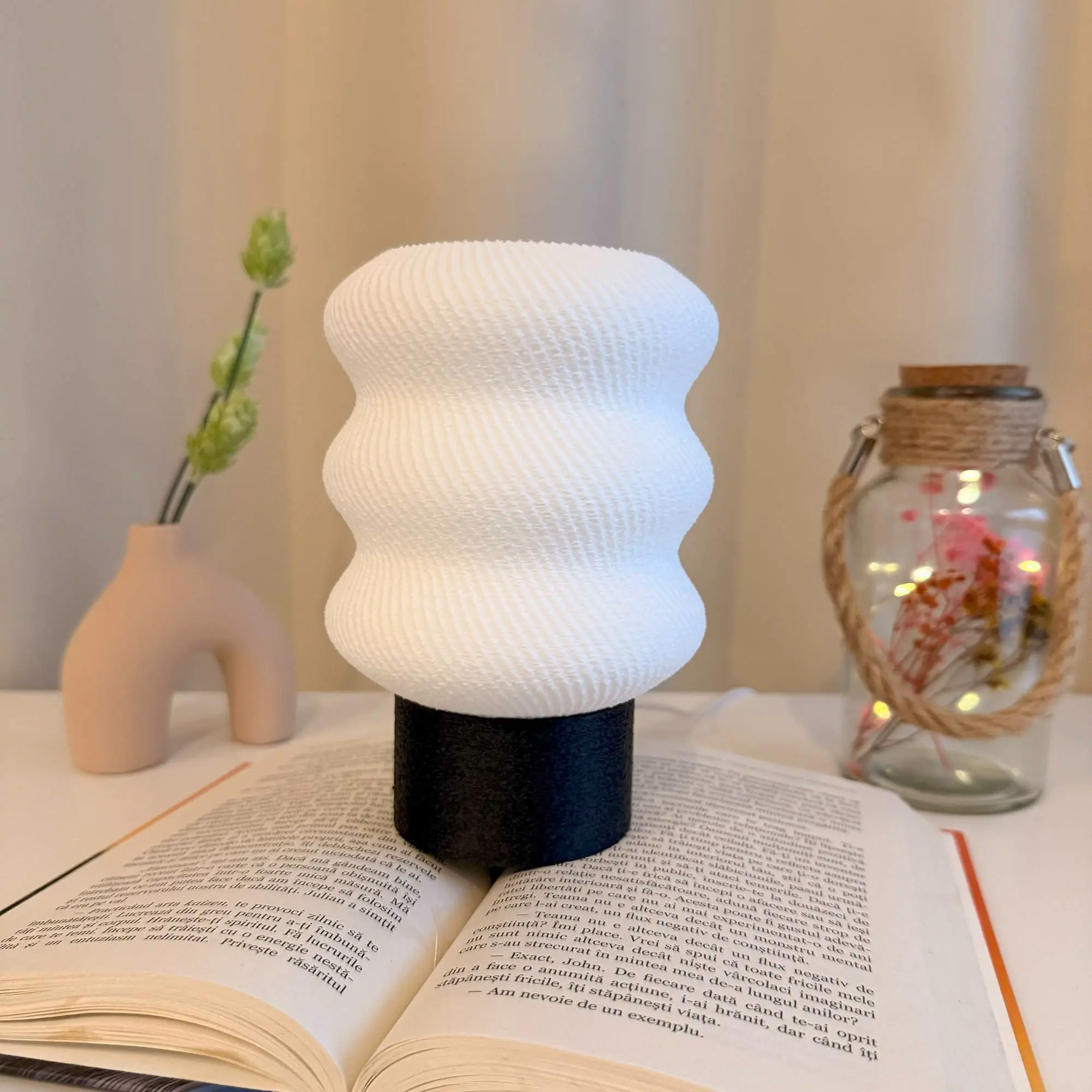 Table lamp