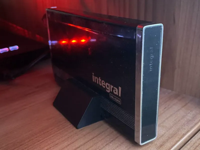 Soporte de escritorio para disco duro externo integral
