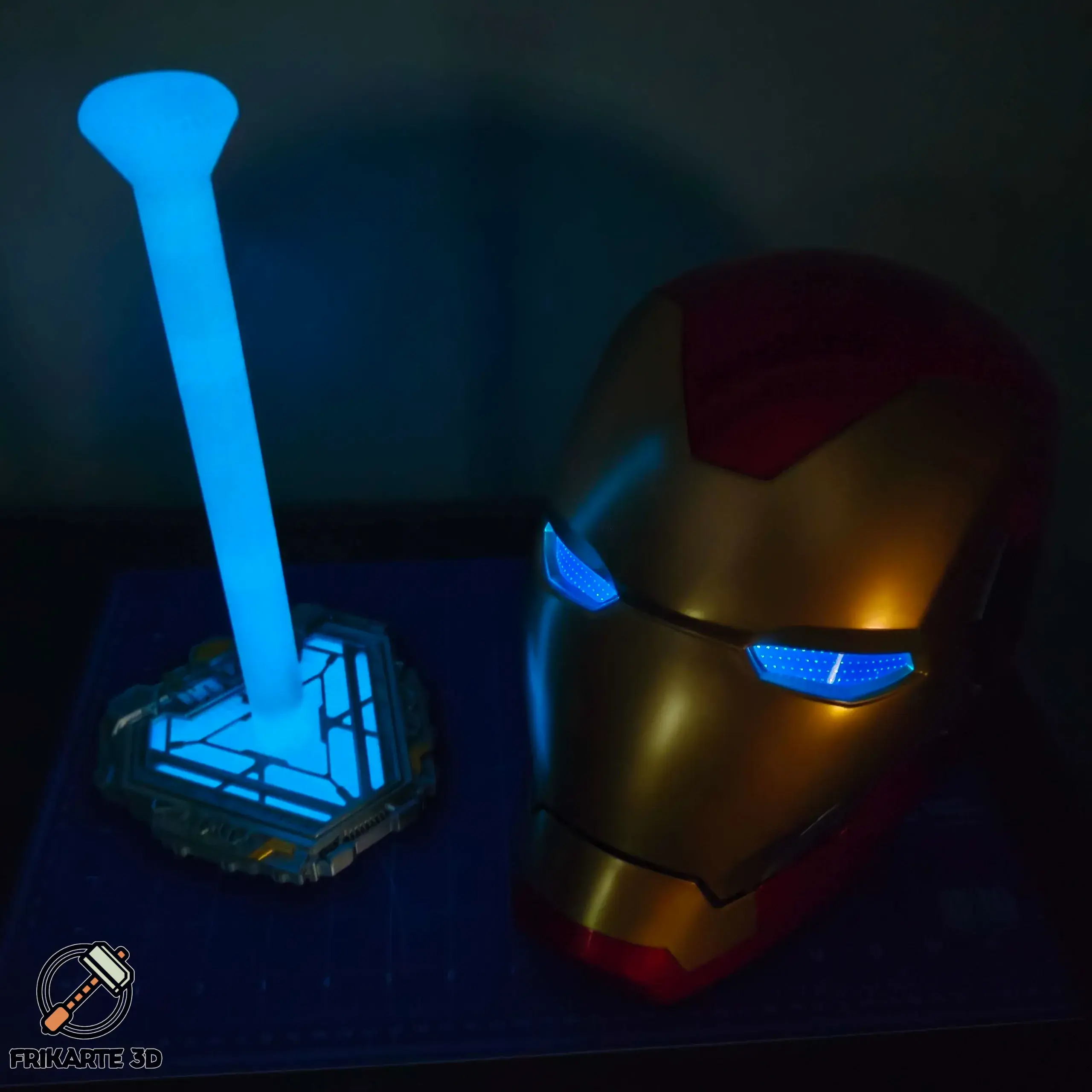 Nano ARC Iron Man Helmet Display Stand