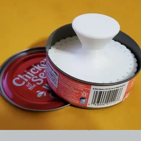 aplastador escurridor de latas de atun