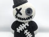 Knitted Voodoo (cute)-1