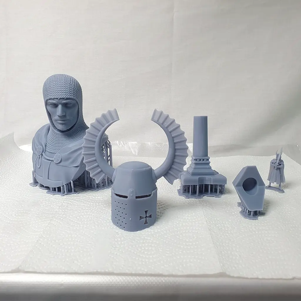 the Teutonic Knight Bust & Great Helm with a figure