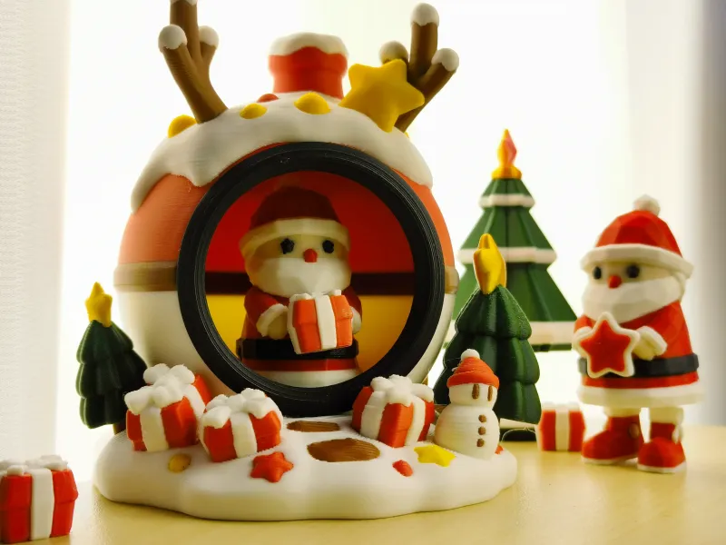A cozy Christmas round house