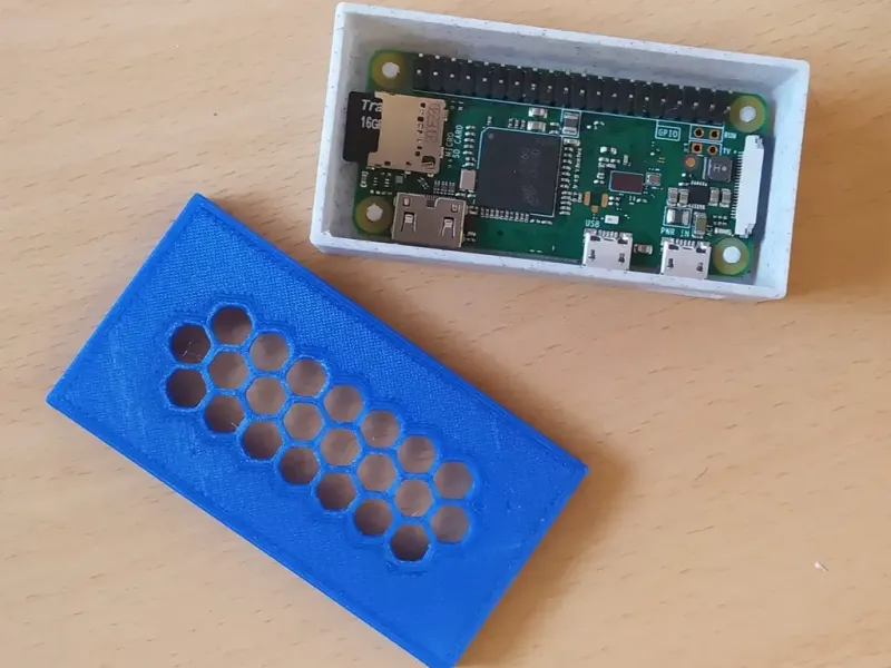 Gehäuse für Raspberry Pi Zero / Housing for Raspberry Pi Zer