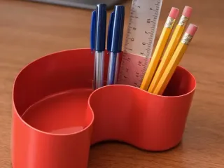 Boomerang container