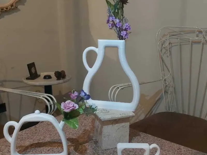 Countour vases