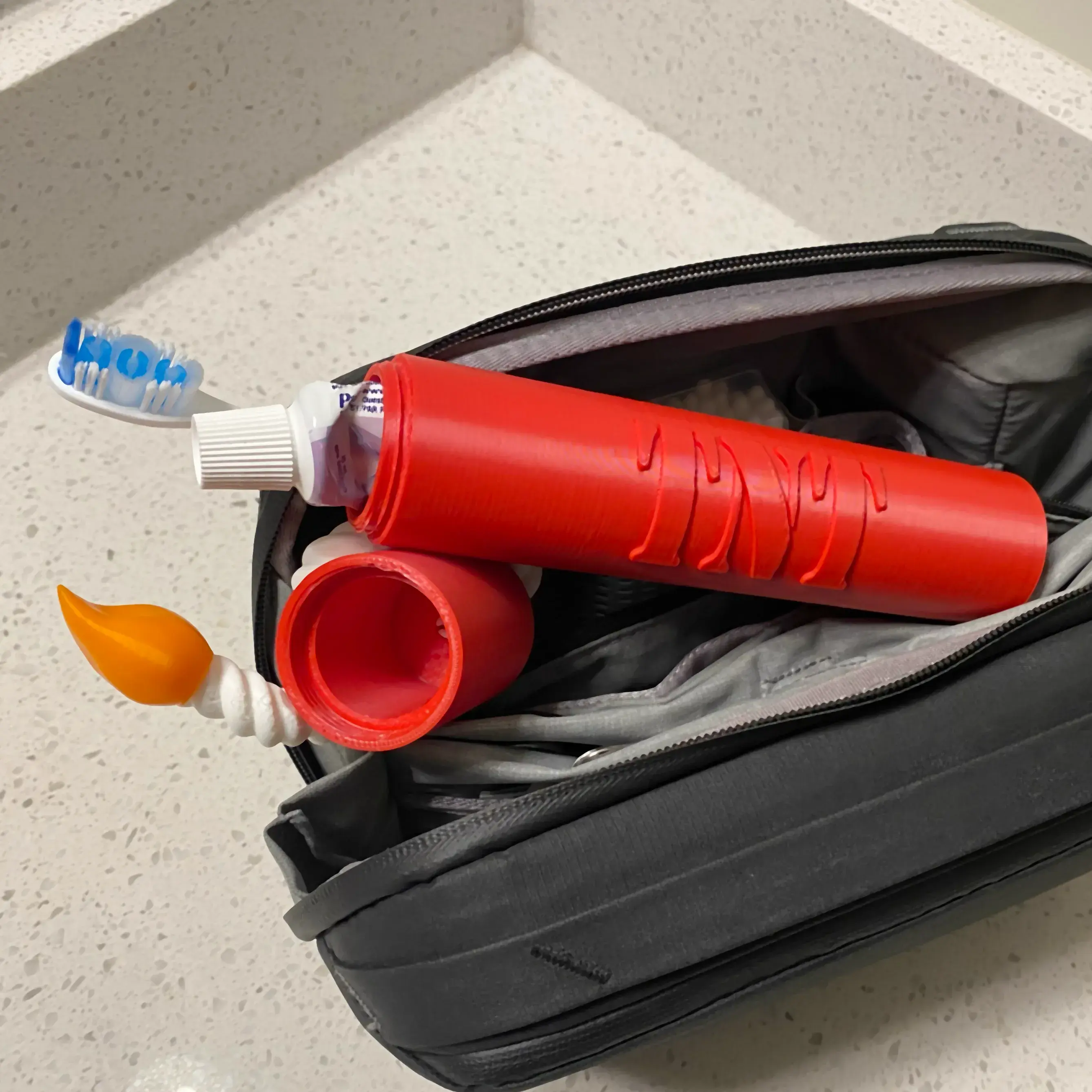 TNT Travel Case – Toothbrush 'N Toothpaste Holder