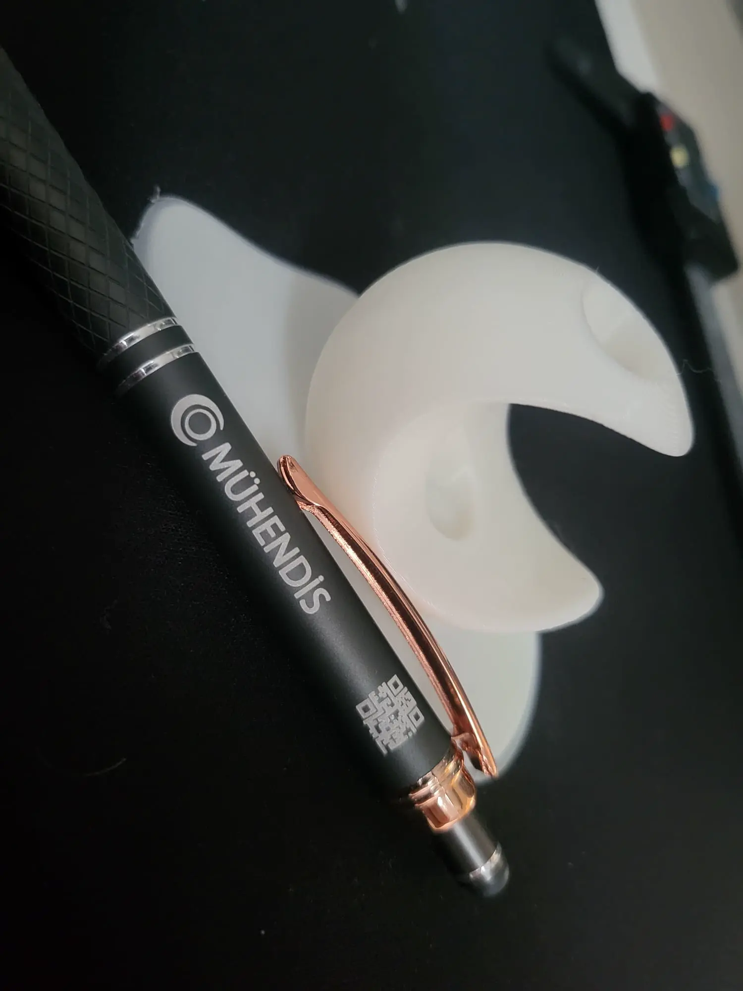 PEN HOLDER MOON