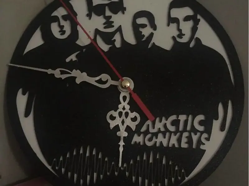 Relógio Arctic Monkeys Arte Divertida