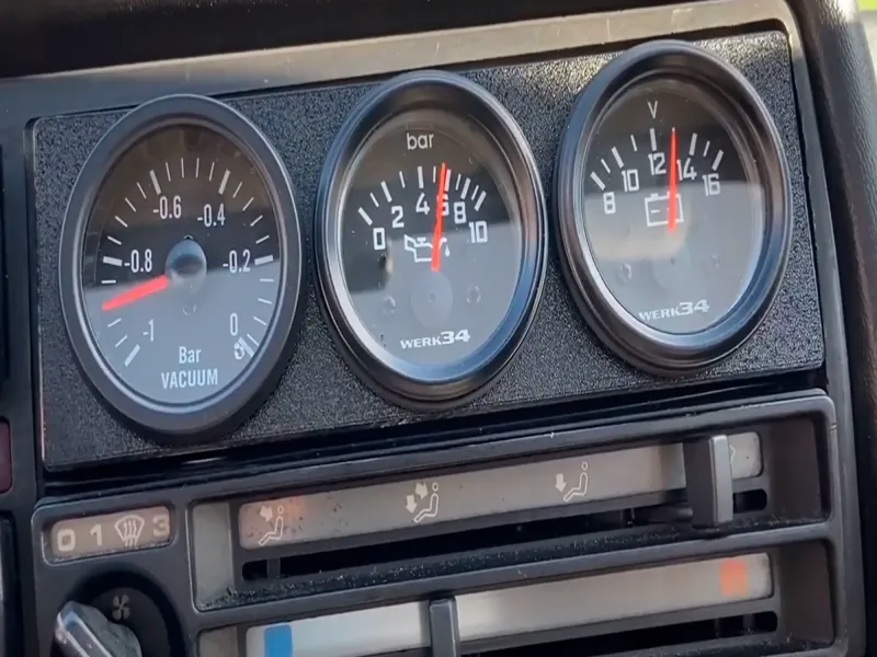DREIFACH-INSTRUMENTENPOD RADIO VW GOLF MK2