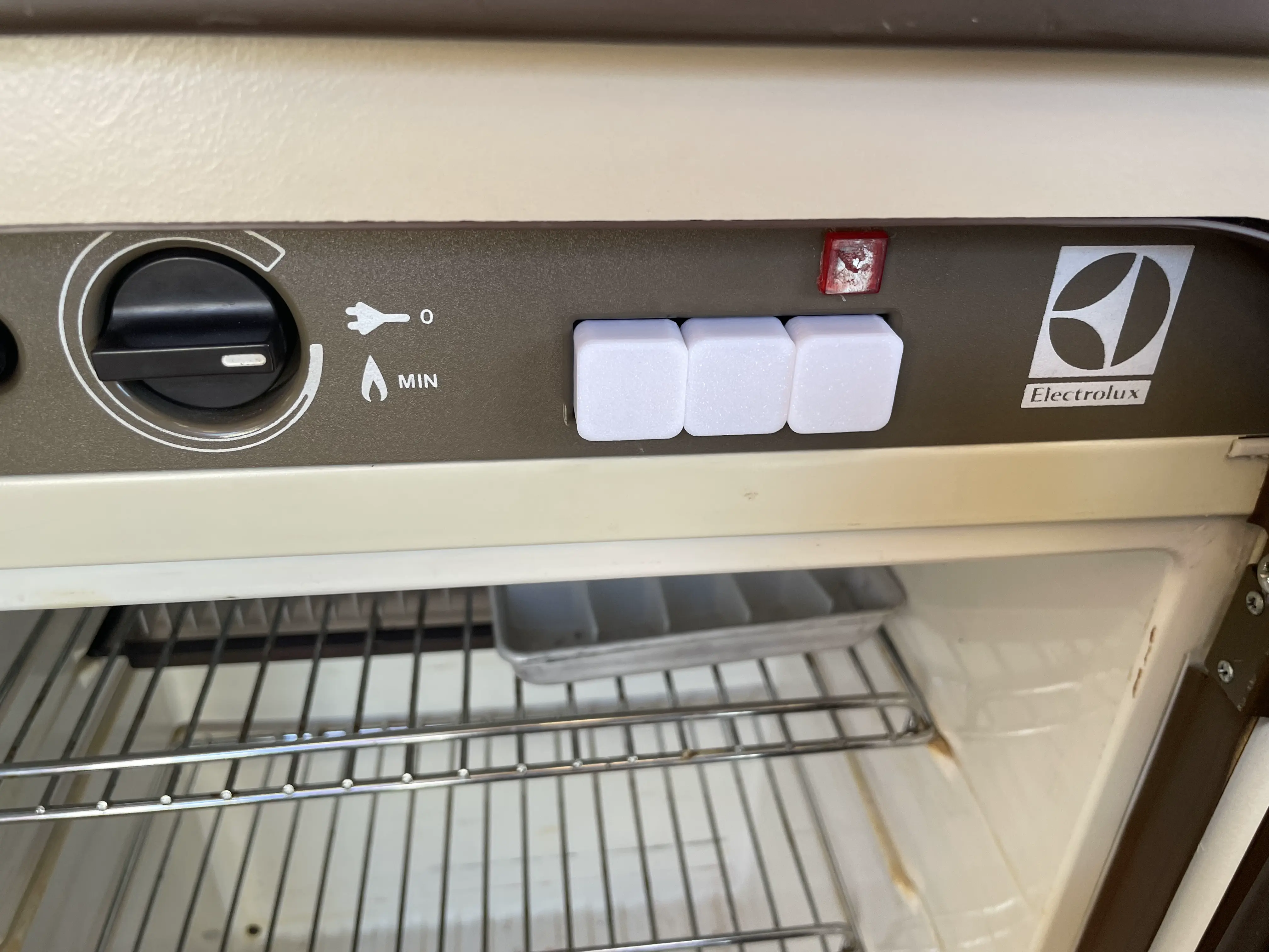 Elektrolux RM 18-1 EGi Fridge Buttons