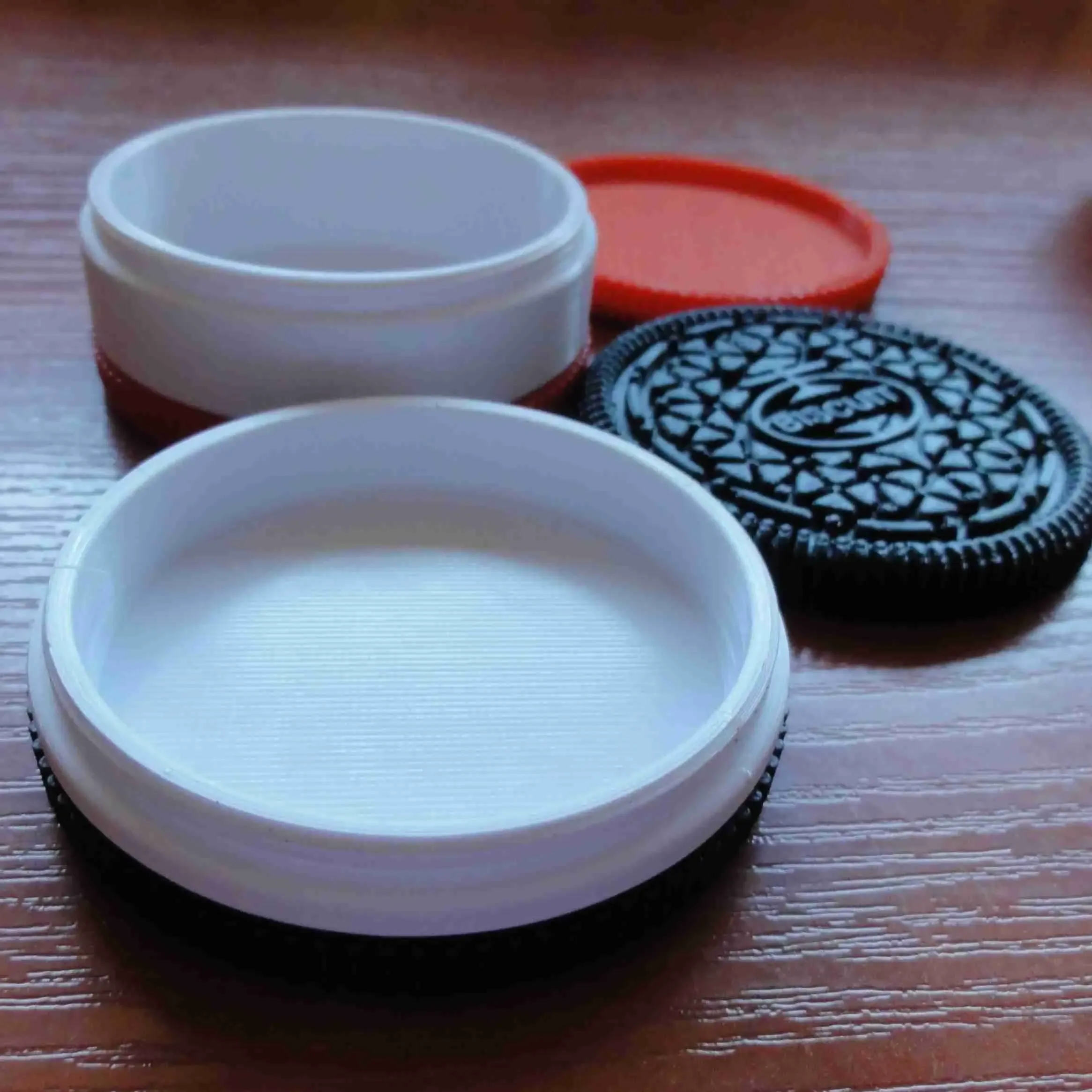 Threaded Cookie Containers
