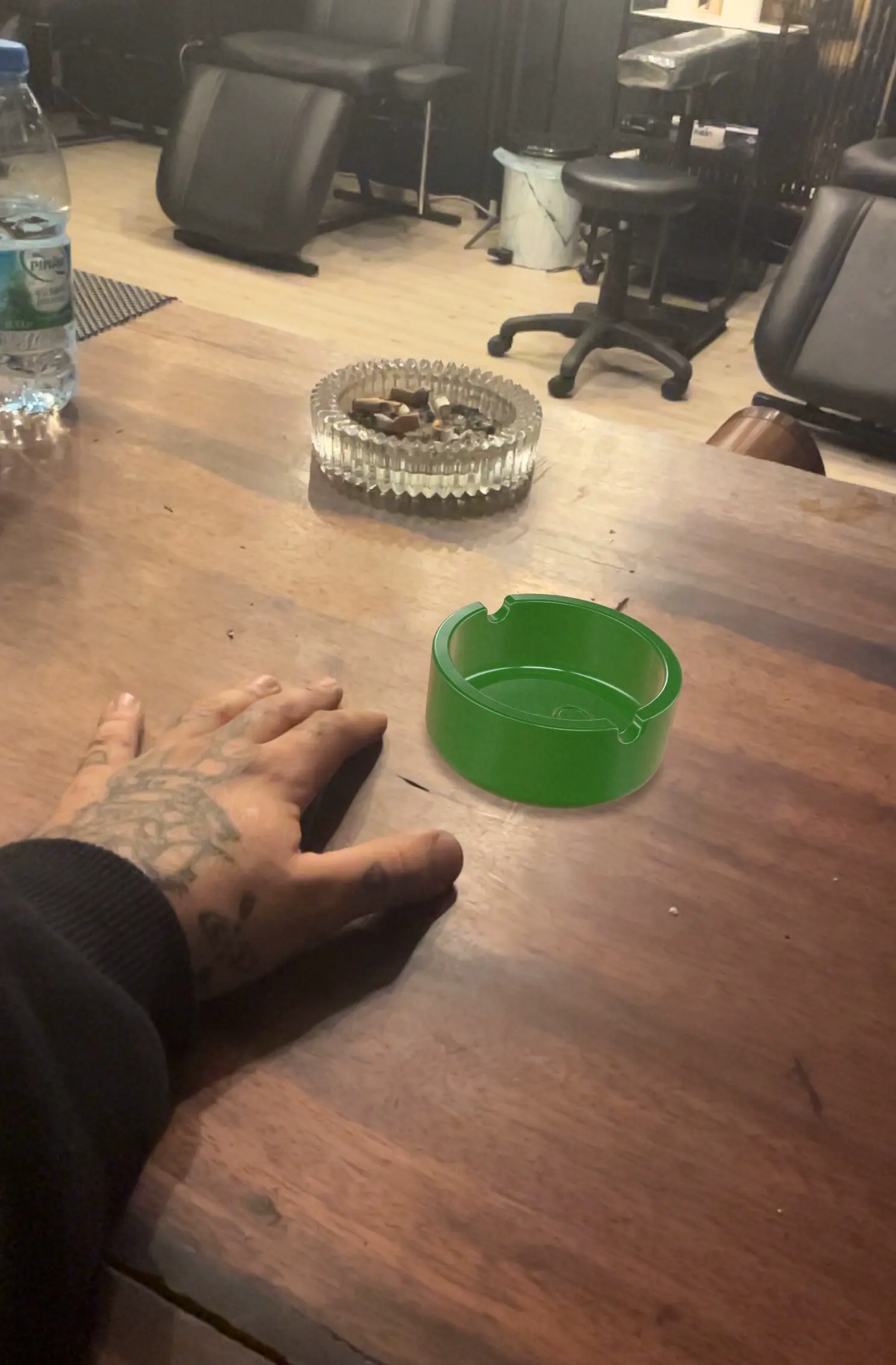 H2O ash tray