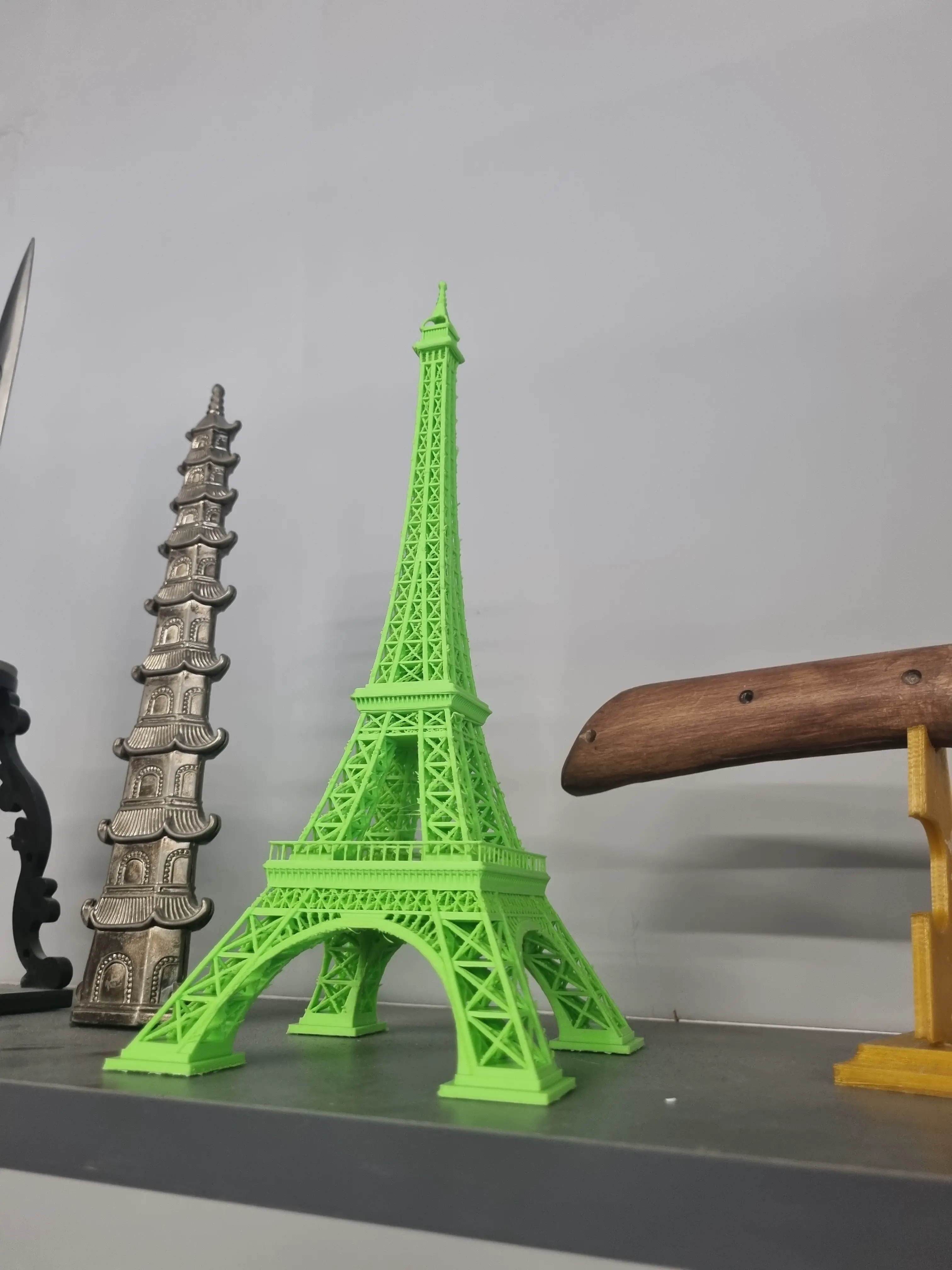 Eiffel Tower 25cm fixed Support Free no support