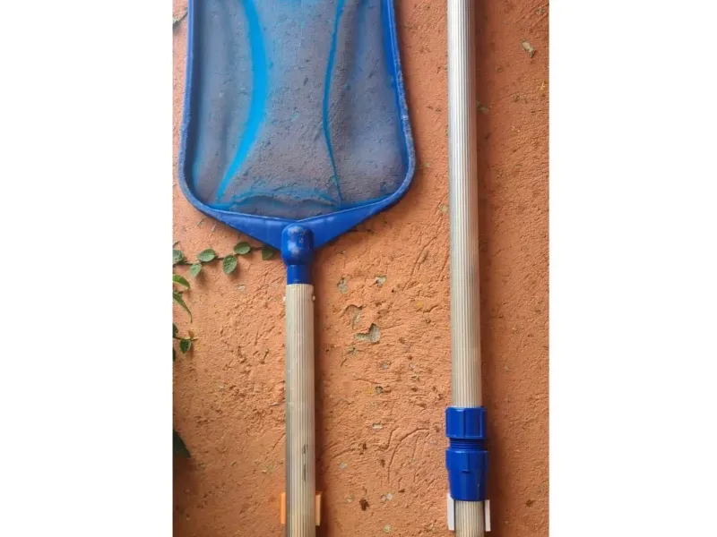 Presilha para rede de piscina.