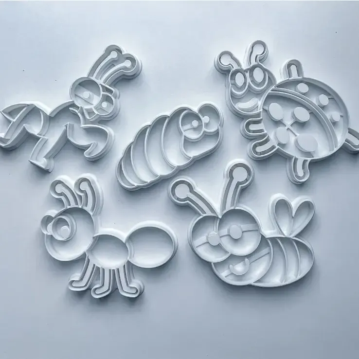 BICHOS - SET DE 5 CORTADORES - PARA GALLETAS - FONDANT - PLASTILINA