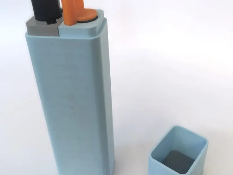 Portable insulin case