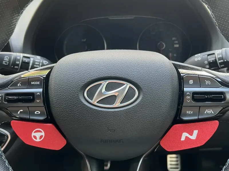 N steering buttons 