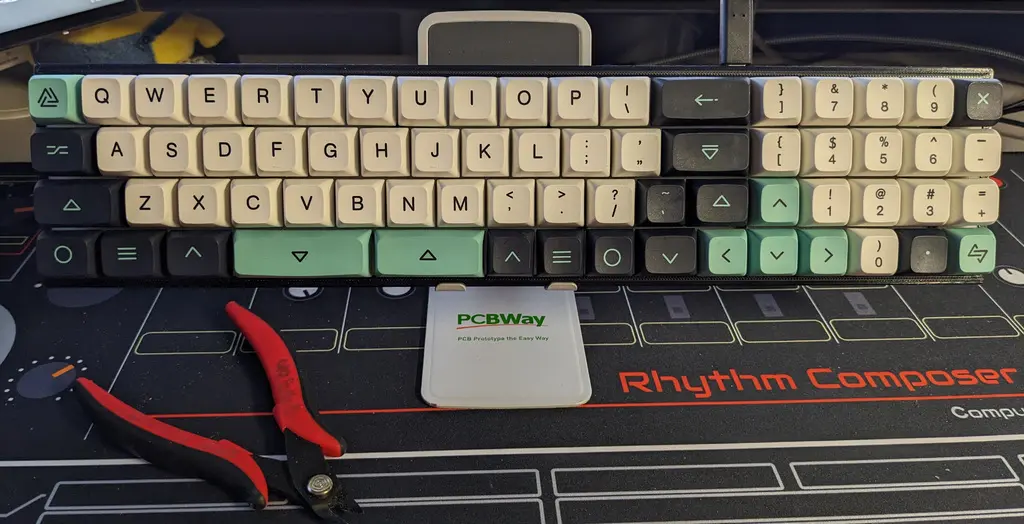 MECHANISCHE TASTATUR - 69 TASTEN - 65% MML TASTLEISTE