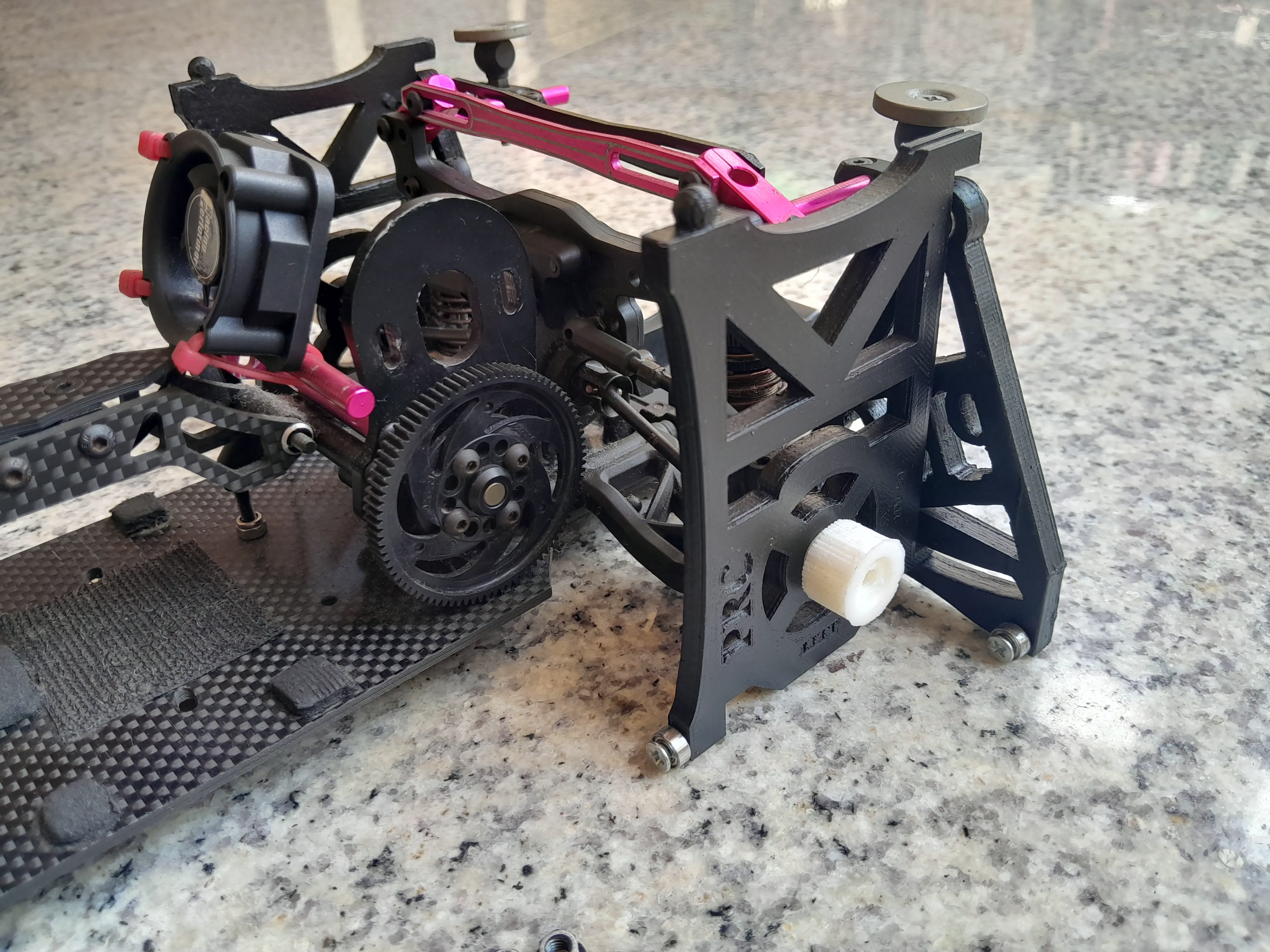 RC Araba 1:10 Kurulum Sistemi