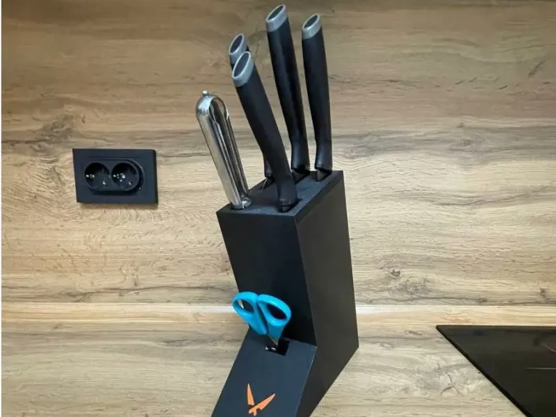 Knife holder