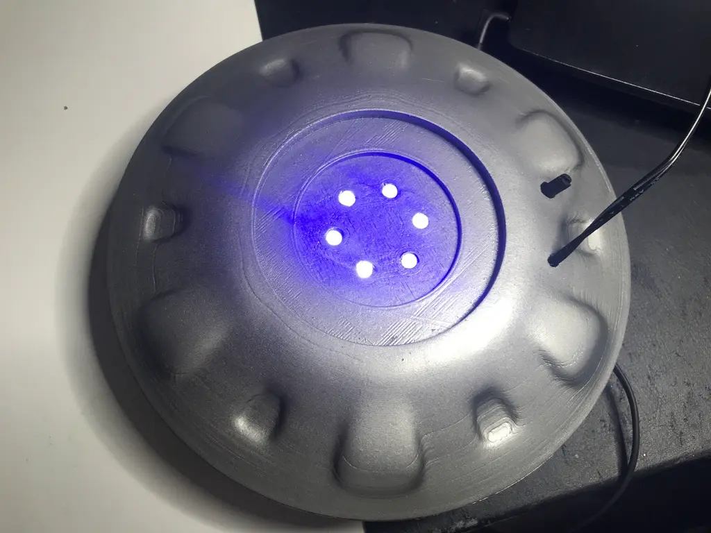 Lámpara de abducción OVNI con luces intermitentes