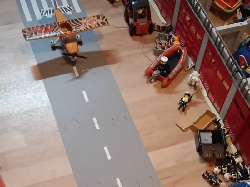 Piste d'atterrissage Playmobil ou Lego