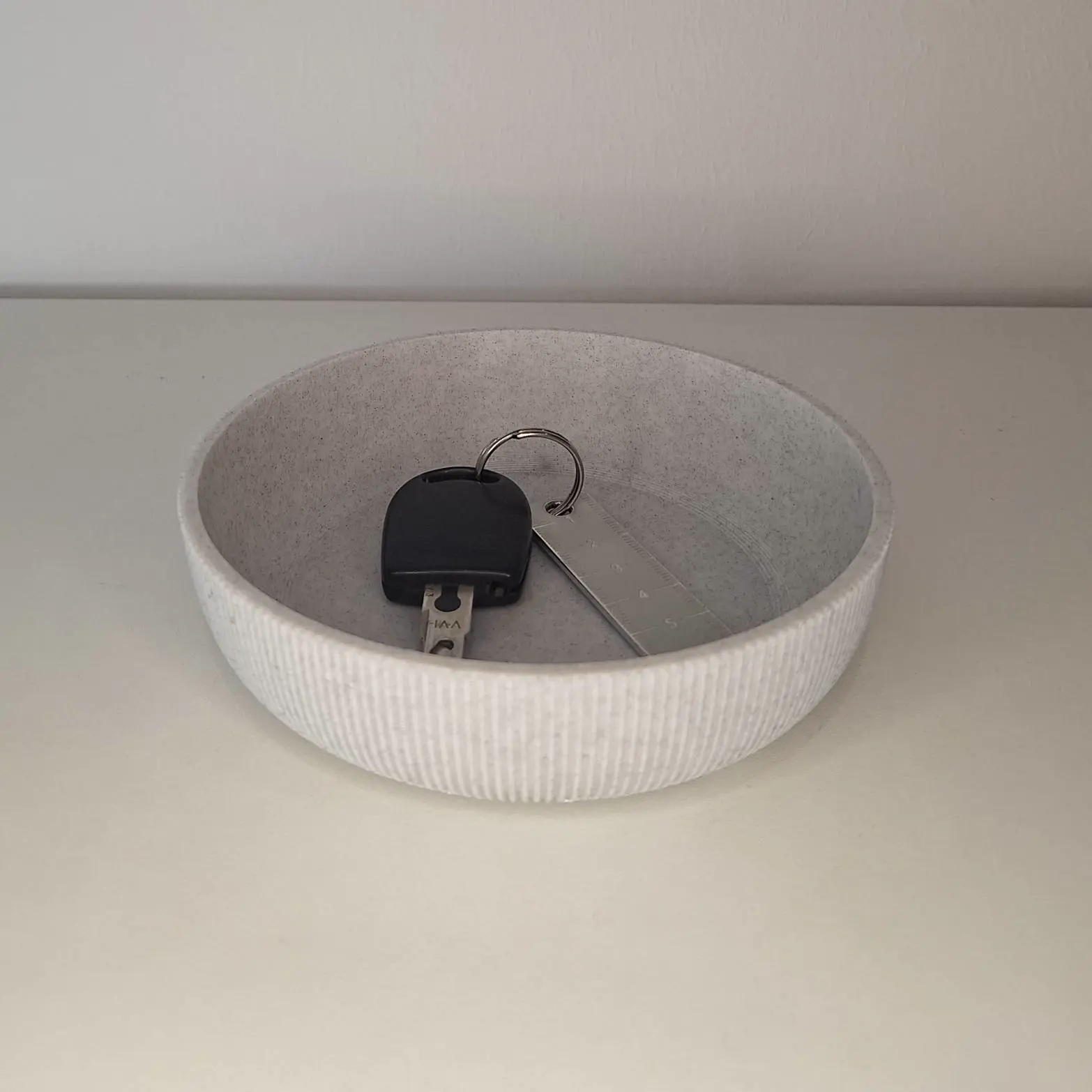 Decorative bowl for storing keys