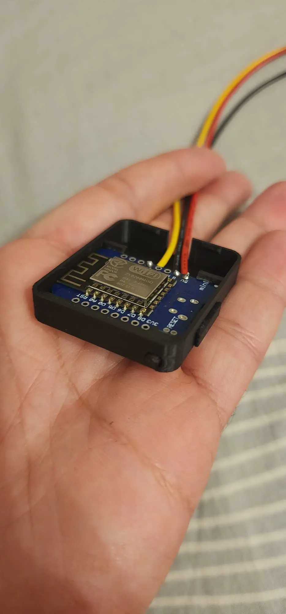 Tiny "ESP8266 D1 mini" case with button