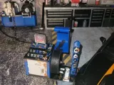 1/24 Machine de balancement de pneu / tire balancing machine-2