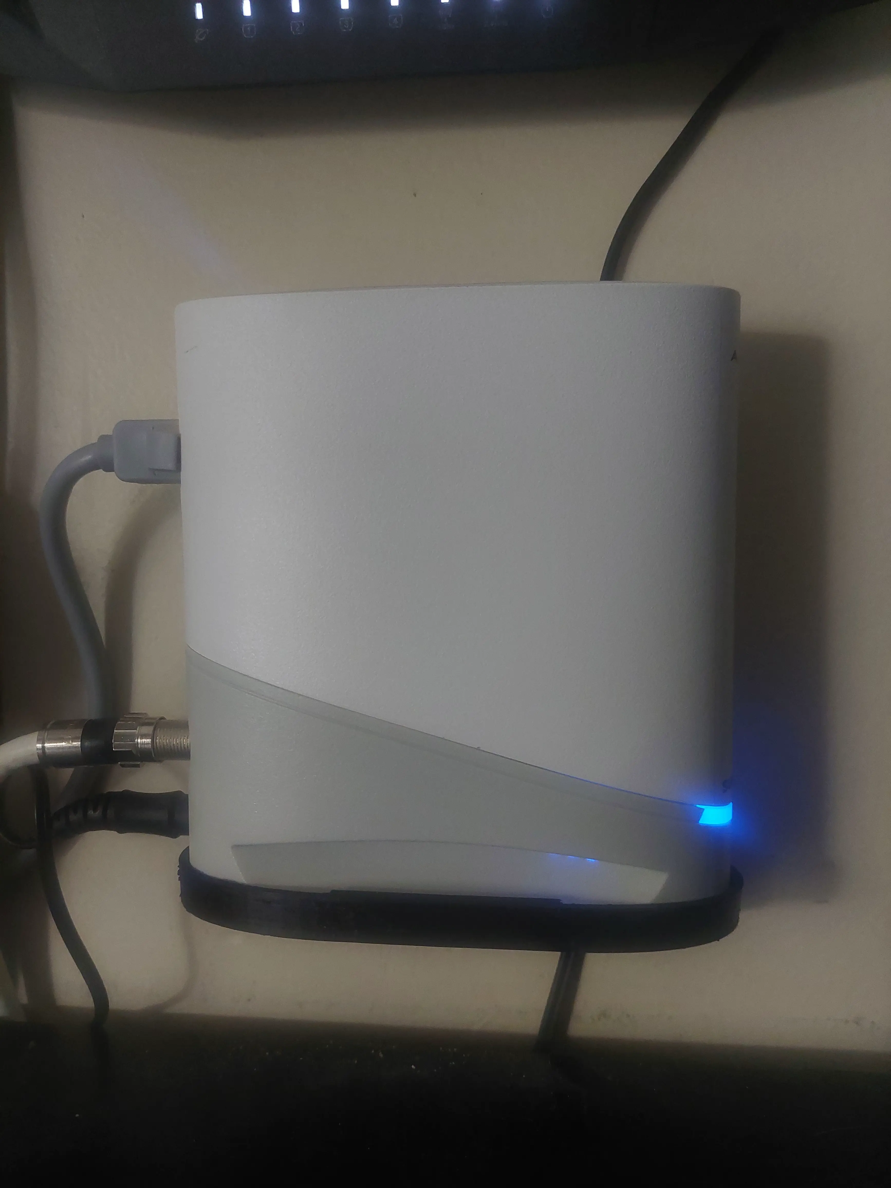 arris s33 wall mount remix 3D models download Creality Cloud