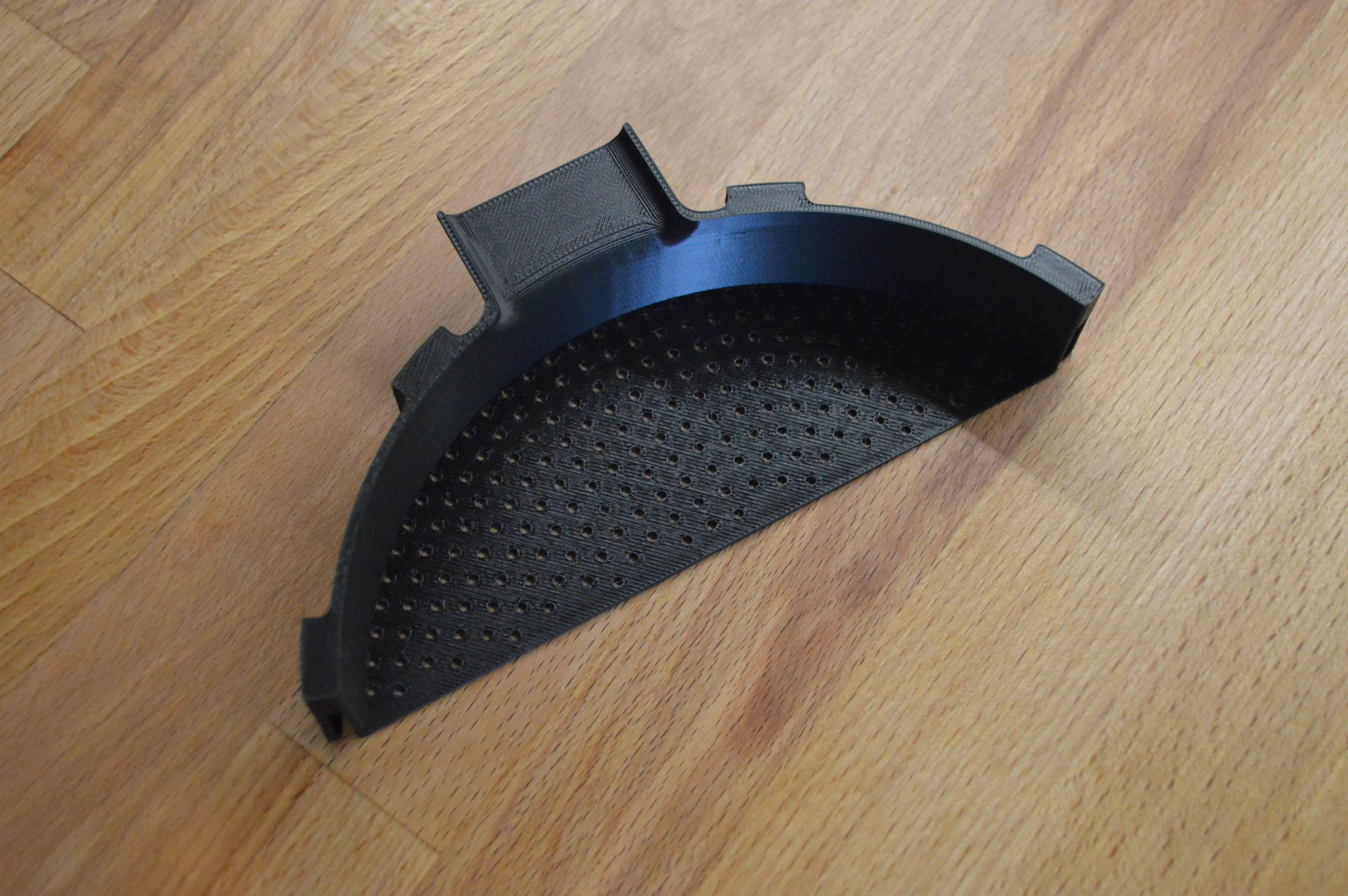 Clip-on strainer for pots, pans and bowls