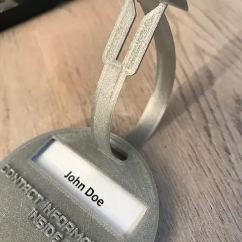 suitcase tag with tie