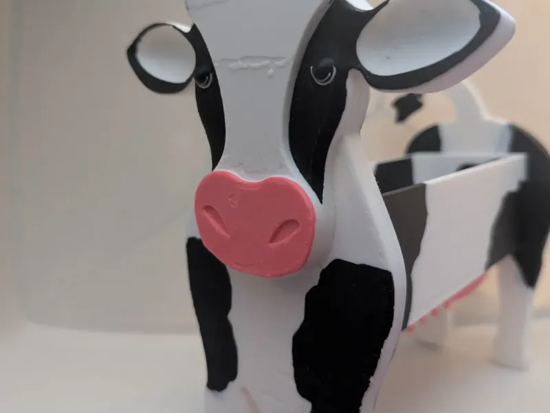 Fioriera a forma di mucca