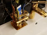 Toothbrush stand-2