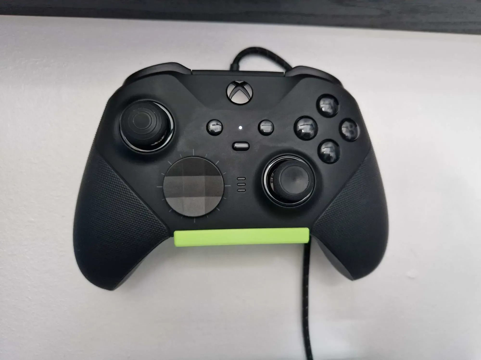 xbox elite controller v2 charger wall mount. 