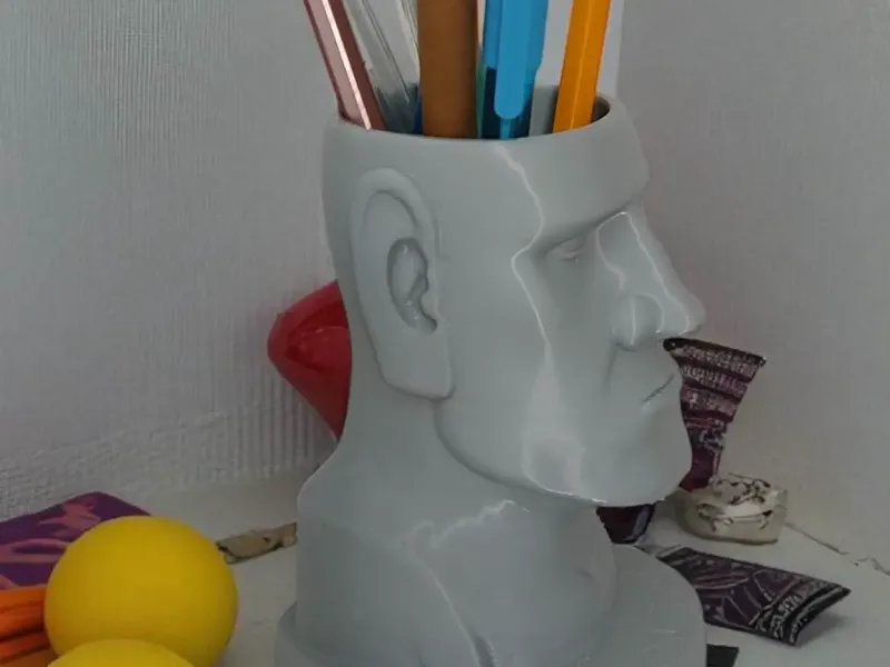 Portapenne o Vaso con Faccia di Pietra - Testa di Moai Stilizzata
