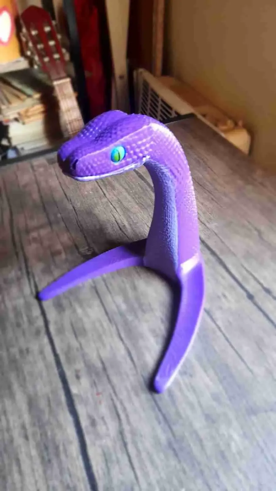 snake headphone holder